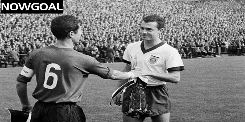 Beckenbauer là huyền thoại số một ở vị trí SW