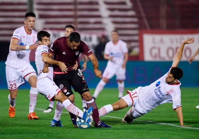 Phong độ của Lanus vs Huracan giống nhau